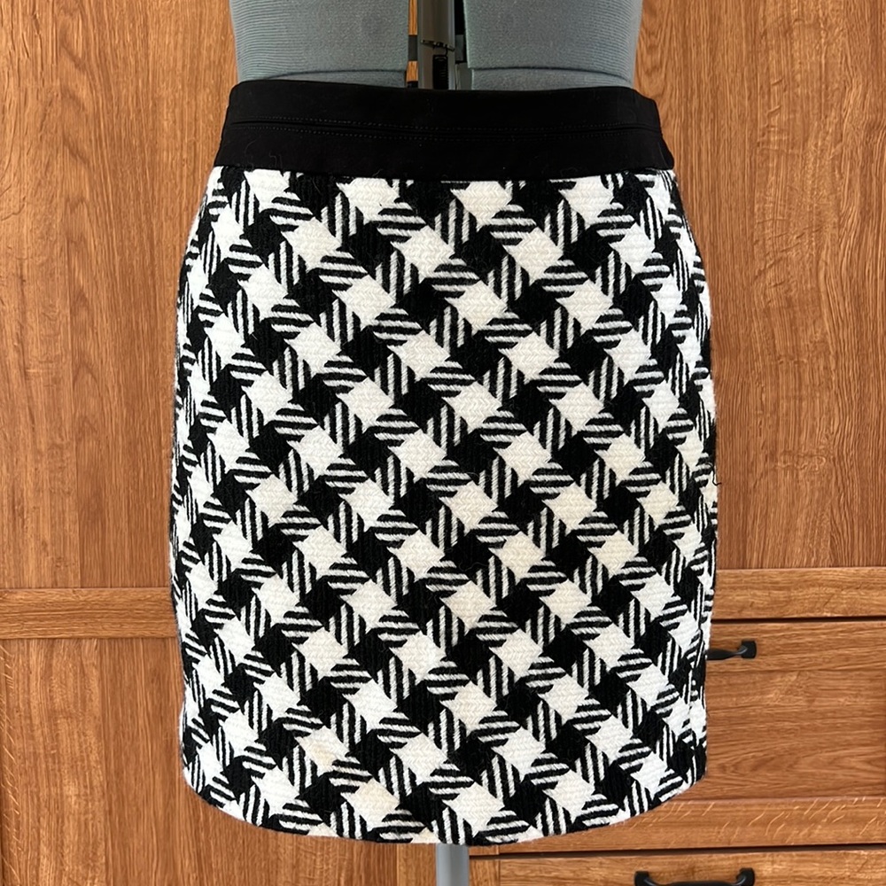 White House Black Market Skirt
